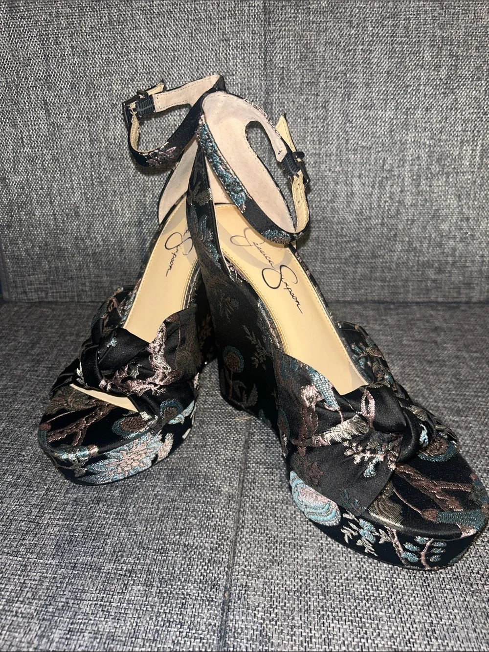 NEW - Jessica Simpson TYSSIE Black Floral Jacquard Wedge Sandals